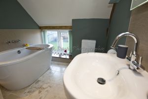 _gorgeous low burn cottage 53.jpg